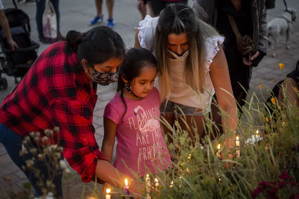 Último adiós a Guadalupe en el cementerio de Arroyo Blanco
