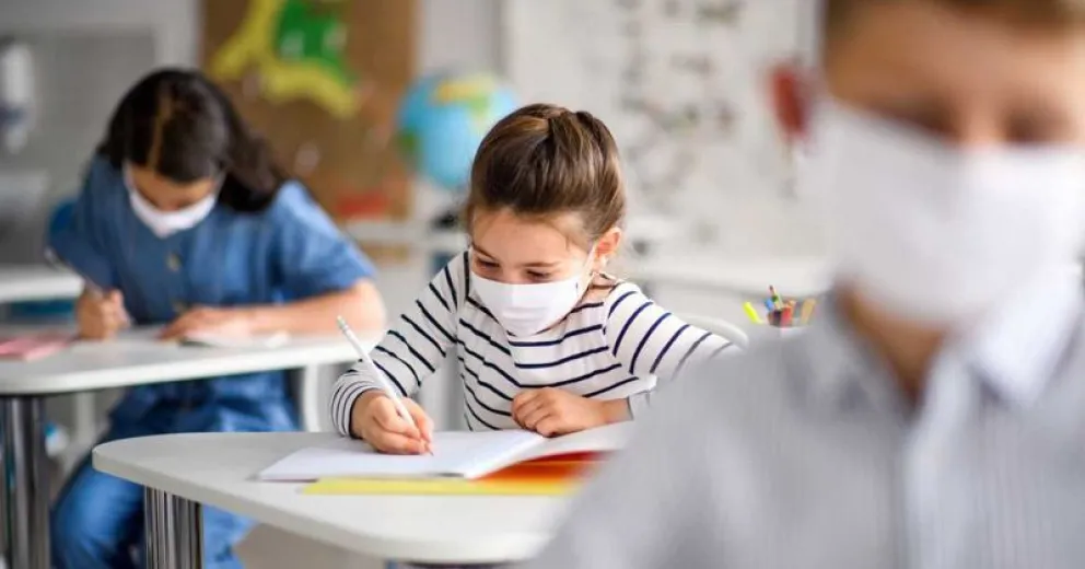 Un 99 % de las escuelas de Bariloche estarían en condiciones de comenzar las clases