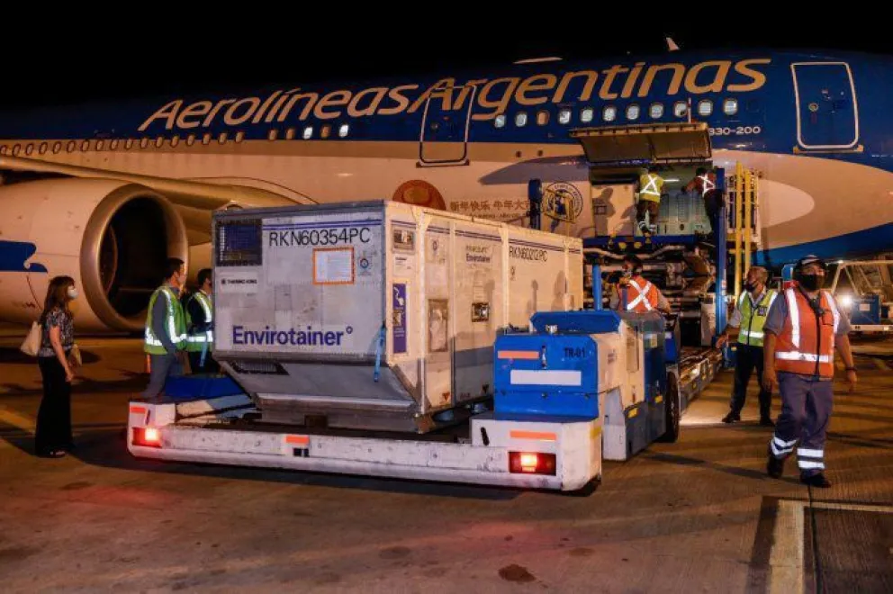 Llegaron al país 904 mil vacunas desde China