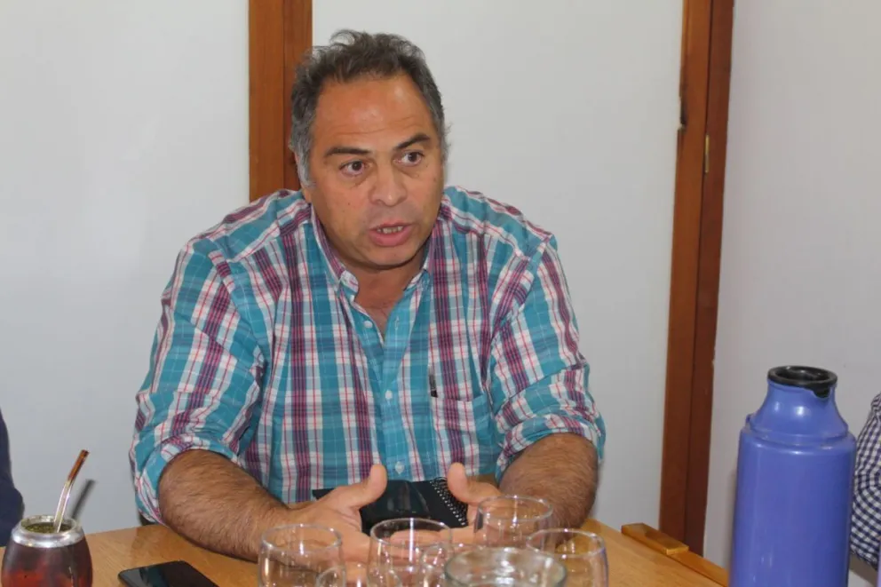 Dina Huapi: concejales, partidos y trabajadores apoyan a la empleada que denunció a Capó