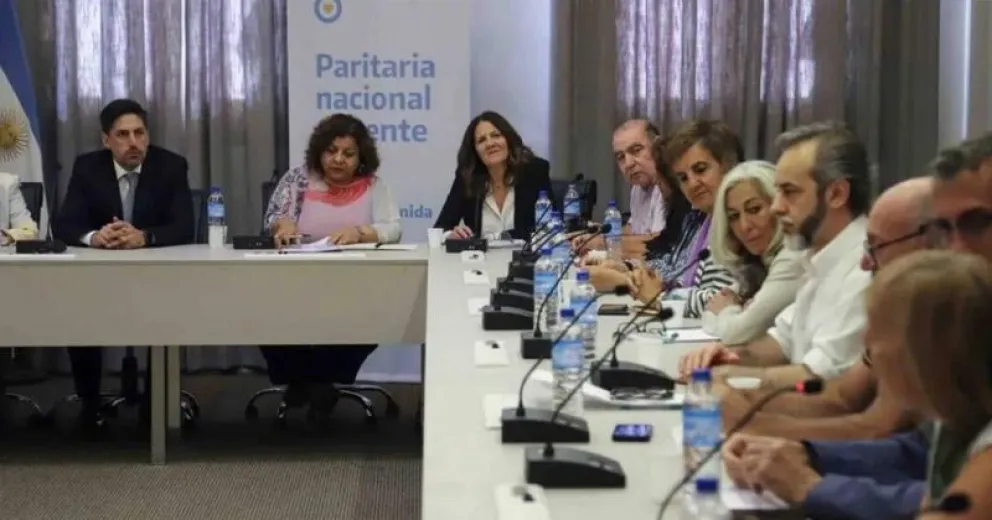 Docentes acordaron un 32 por ciento de aumento a pagar en tres tramos