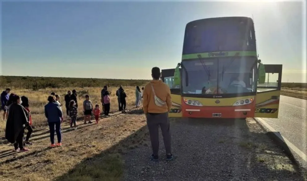 Terrible vuelta a casa: pasaron 17 horas a la orilla de la ruta