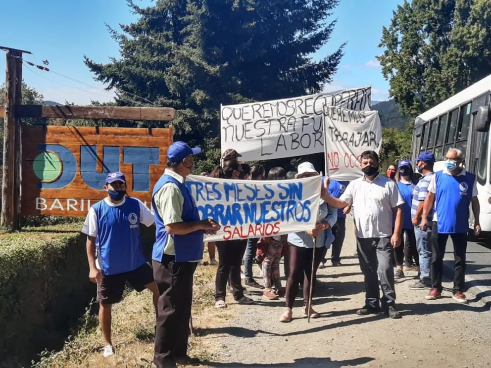 Manifestación de trabajadores hoteleros en kilómetro 20