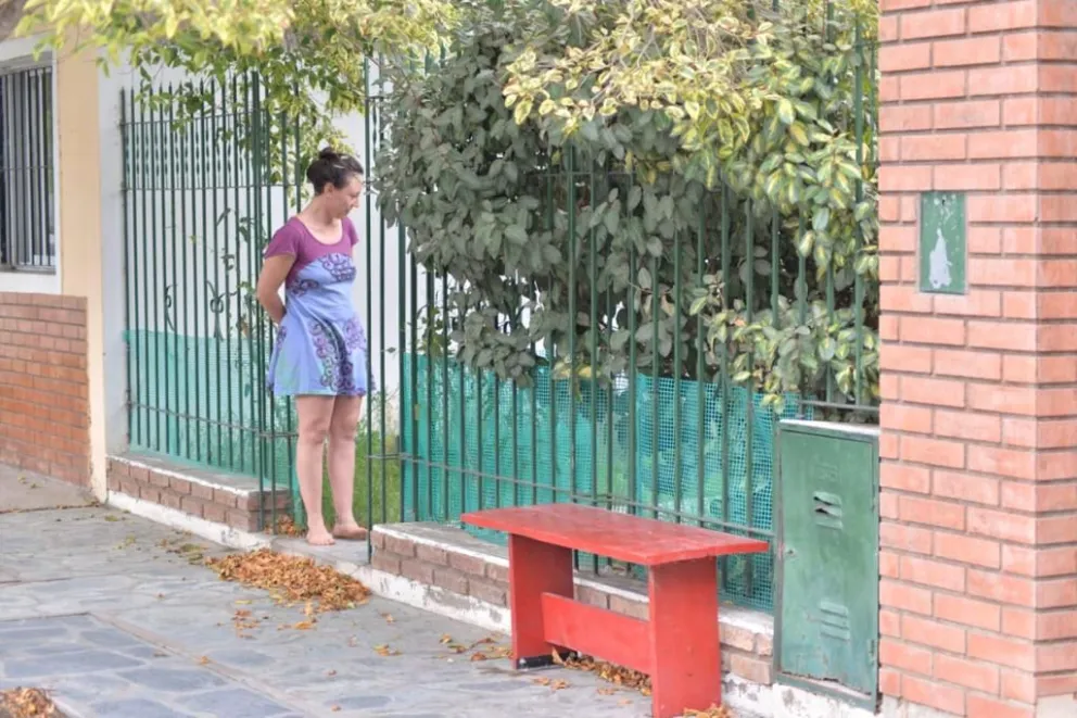 María José y su Banco Rojo para generar conciencia por la violencia de género