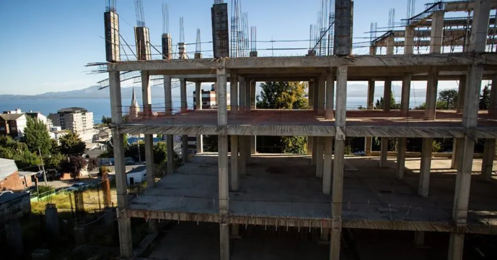 En dos meses retoman la obra del Hospital: según Valeri sirve todo lo construido