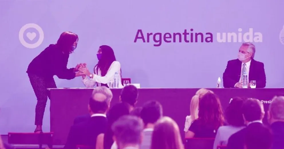 Arabela: “Nos comprometimos a seguir trabajando en la lucha contra los femicidios”
