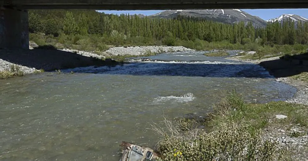 La falta de agua de El Frutillar se debe al bajo caudal en la toma del Rio Ñireco