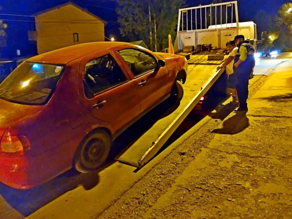 Otra vez: manejaba alcoholizado y chocó contra un auto estacionado