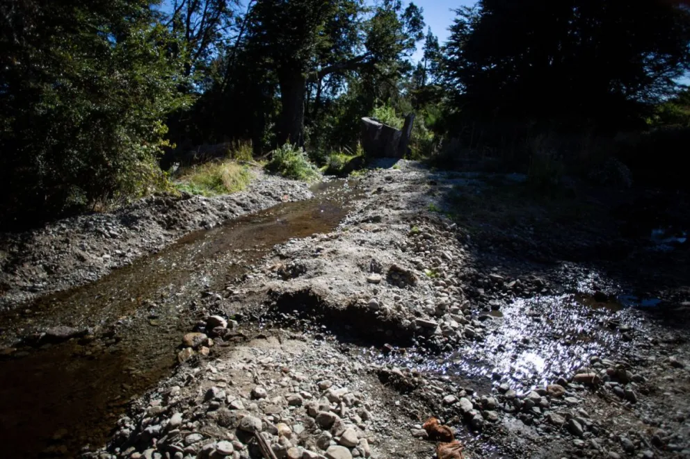 Denuncian desvío de cauce natural del arroyo Catedral que finaliza en el Circuito "La Cascada"