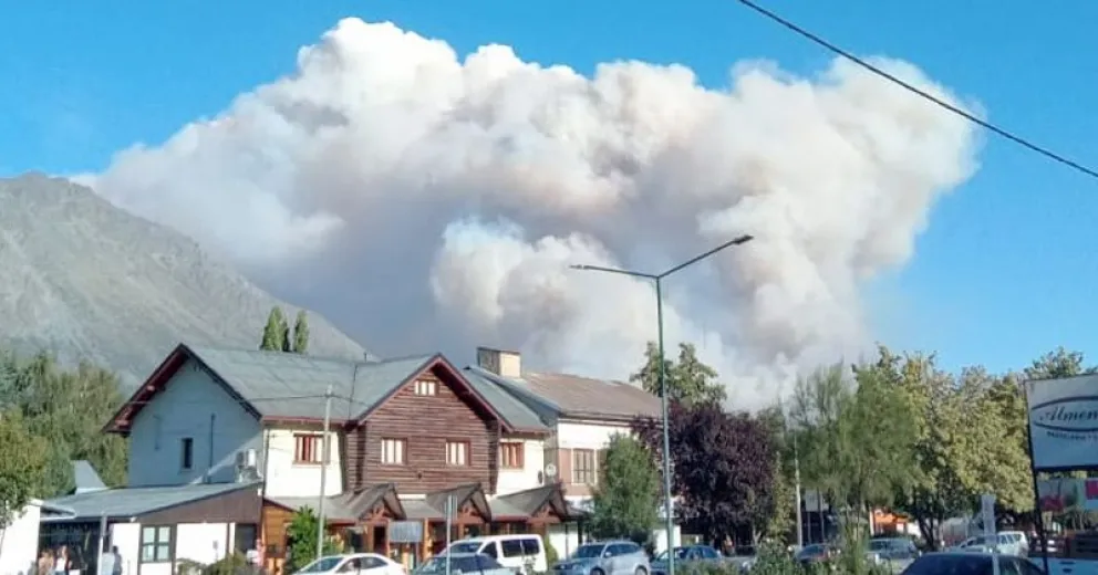 El incendio de Las Golondrinas afectó la base del Servicio Nacional de Manejo del Fuego