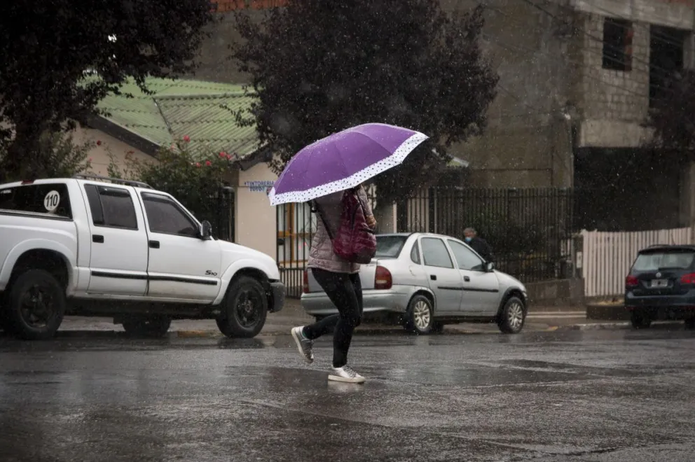 ¿Llueve en el inicio de las nuevas medidas de restricción?