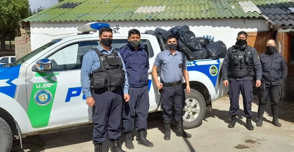 Policías hicieron una colecta para los afectados por los incendios de Chubut