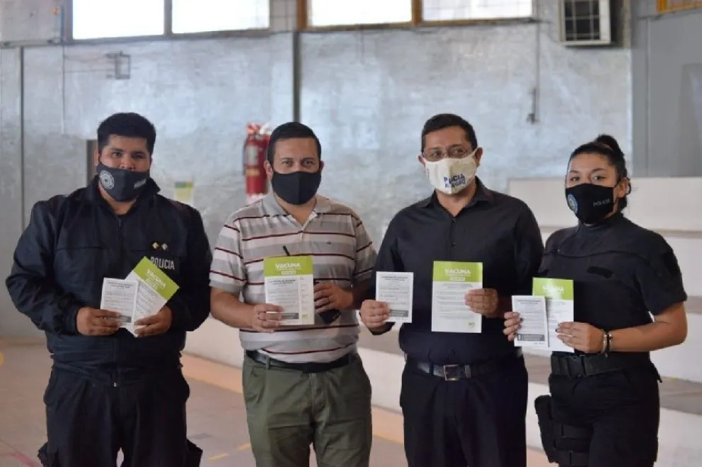 Comenzó en toda la provincia la vacunación al personal policial y penitenciario