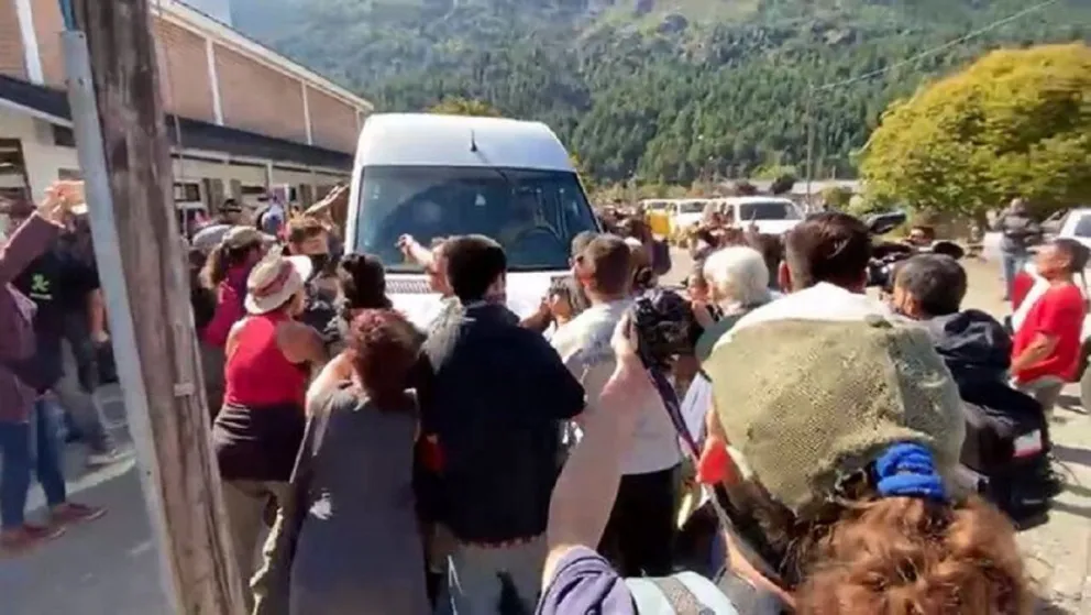 Hay un rionegrino detenido por la agresión a Alberto Fernández en Lago Puelo
