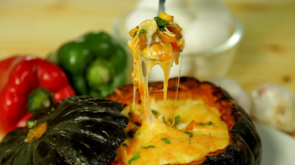Zapallo inglés con relleno de salsa y carne: receta fácil y abundante