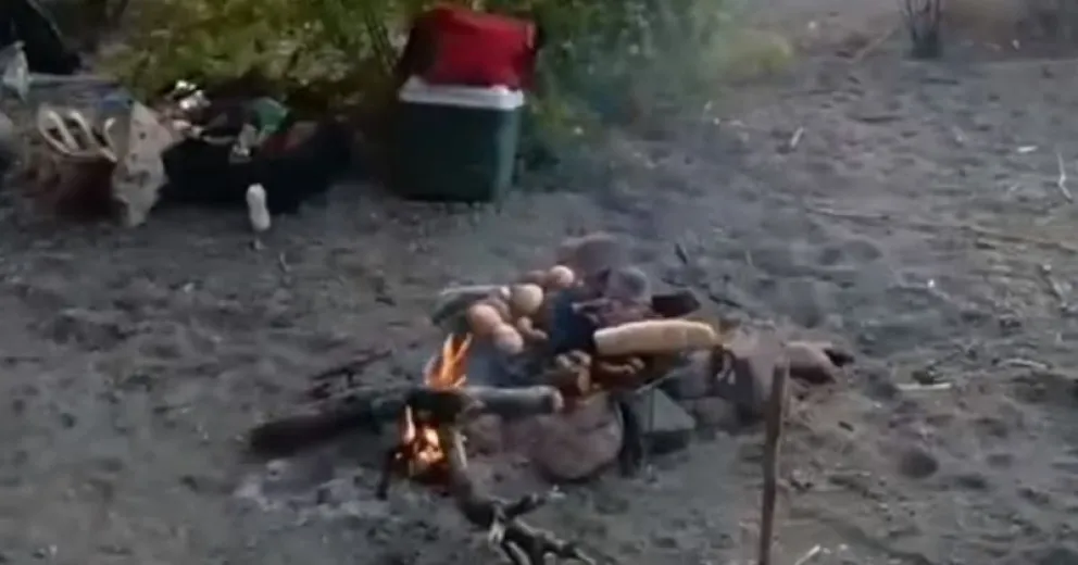 Dejaron el fuego prendido y salieron a caminar