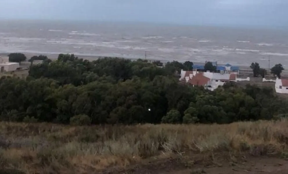 Viedma: Casi 100.000 pesos de multa por volcar la cloaca en una playa