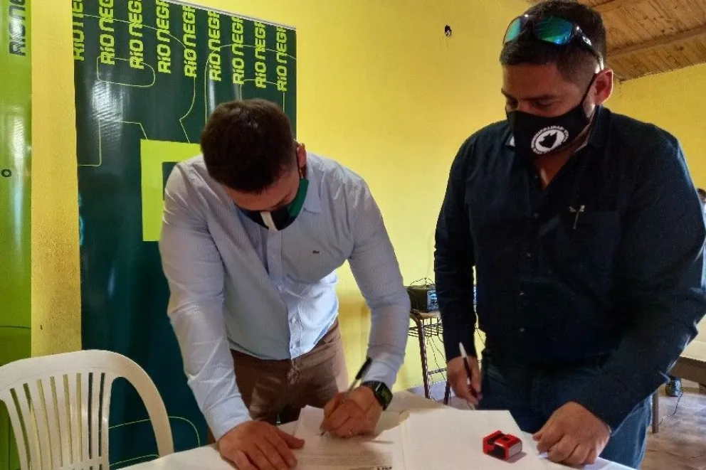 Con anticipación al invierno, la Provincia comienza con la distribución de leña