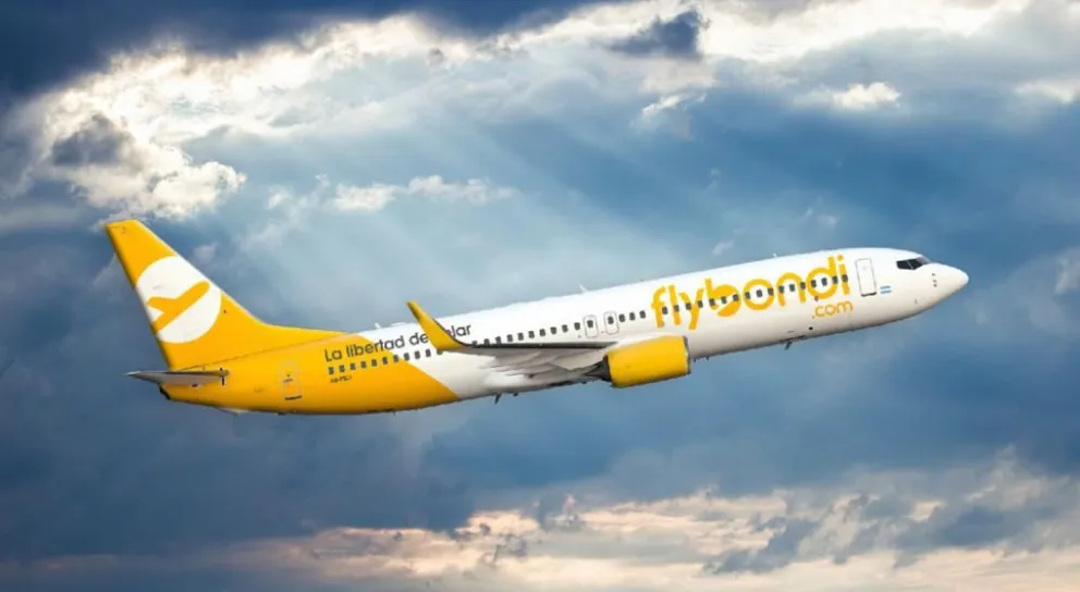 Flybondi seguirá volando a Ezeiza hasta el primero de abril
