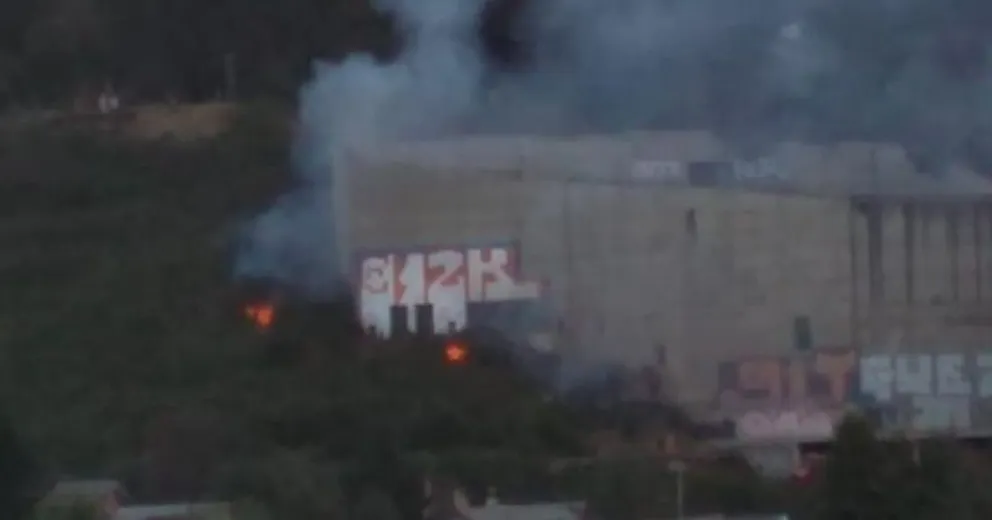 Lograron controlar el fuego en el "Elefante Blanco" de Pasaje Gutiérrez