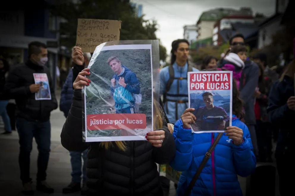 Lucas Caro, el joven que hizo movilizar a Bariloche para pedir justicia