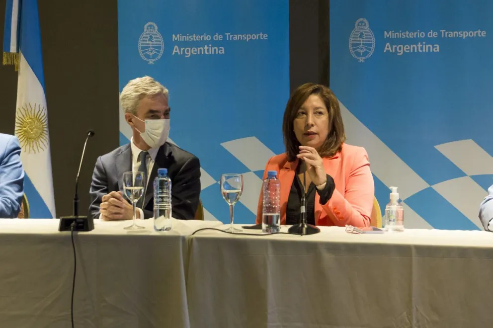 Turistas y residentes que lleguen del exterior deberán pagarse el aislamiento