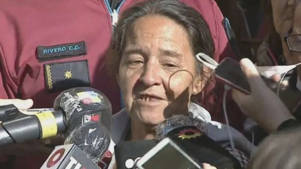 “Ella está bien, la pudimos ver y está sonriendo” dijo la abuela de Maia