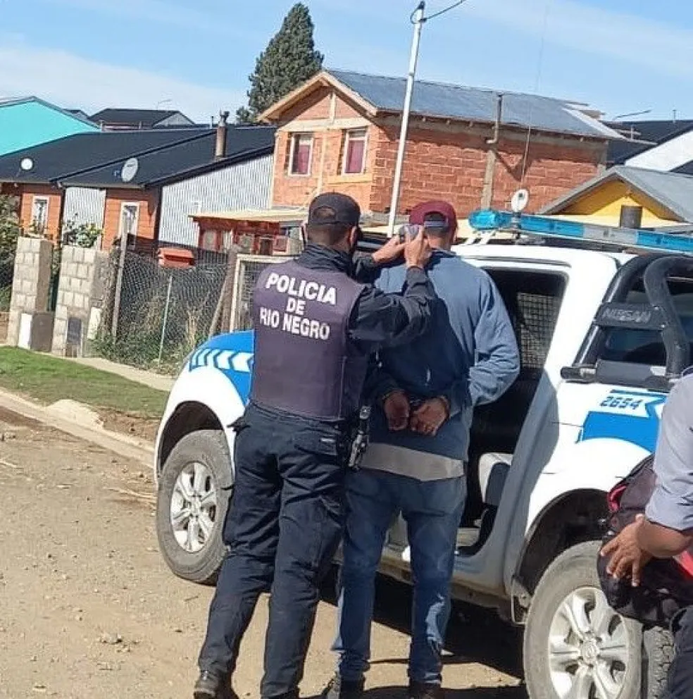 Detuvieron al presunto coautor del homicidio del hombre que apareció tirado en un zanjón dentro de su auto