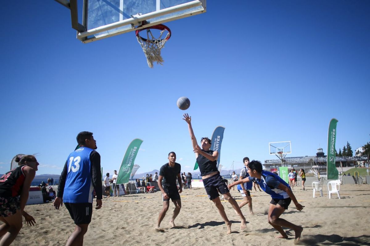 Jornada de beach básquet 3 x 3 en la playa del centro Diario El