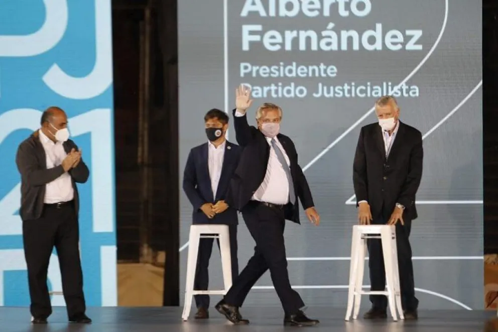 “Nosotros vacunamos, mientras otros se levantan de la cama y hacen Zoom”
