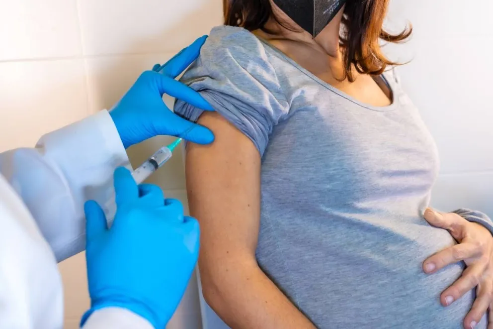 Dudas sobre el coronavirus: ¿Las embarazadas pueden vacunarse?