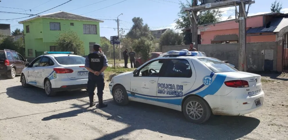 Detuvieron a una mujer que habría arrojado una bolsa sospechosa al interior del Penal
