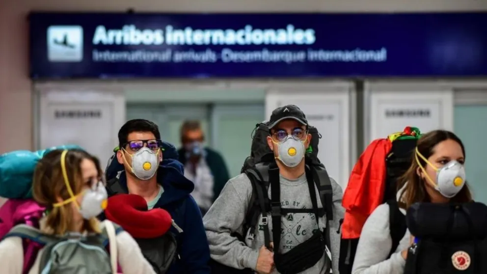 Nuevas restricciones: suspenden vuelos procedentes de Brasil, Chile y México
