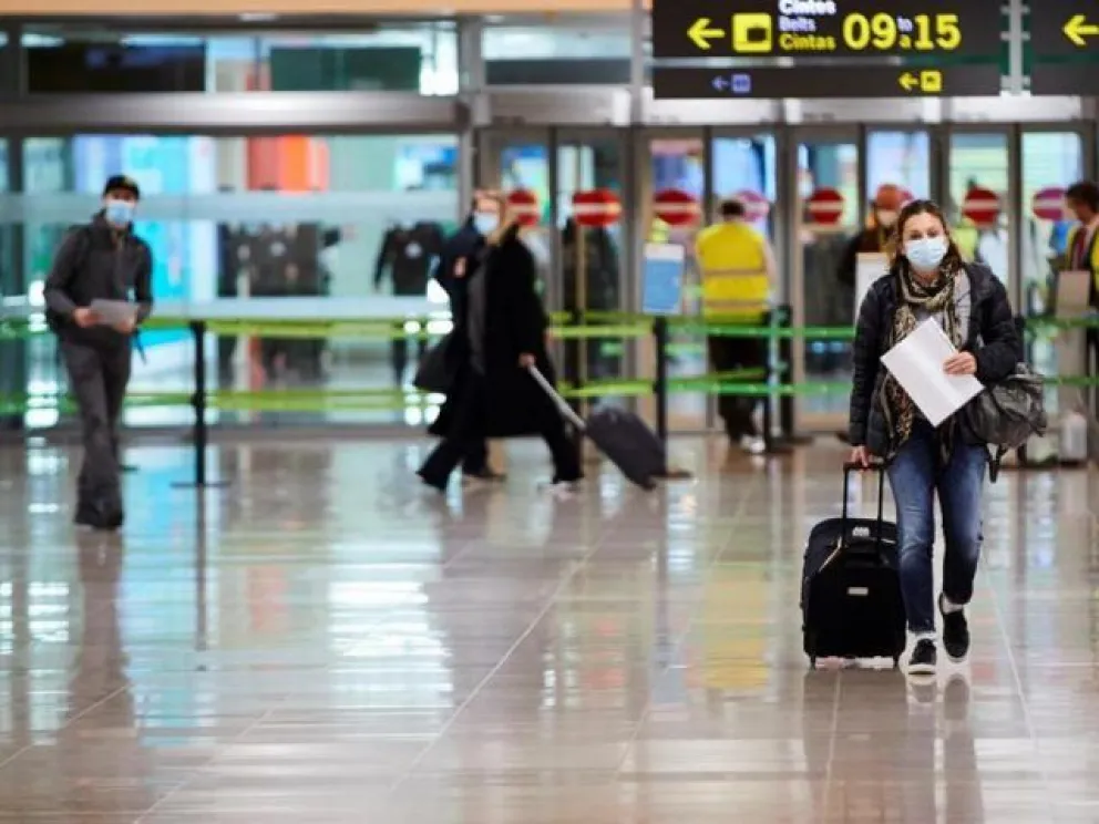 Al menos 3 hisopados deberá pagar cada turista que regrese del exterior
