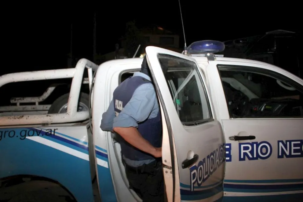 Un hombre fue apuñalado por el ex de su pareja y tuvo que ser hospitalizado