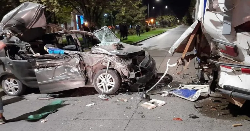 Investigan las causas del terrible choque donde murió una joven barilochense