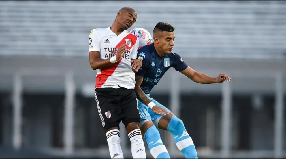 Empate en el Monumental: Racing terminó con diez y River no encontró el gol