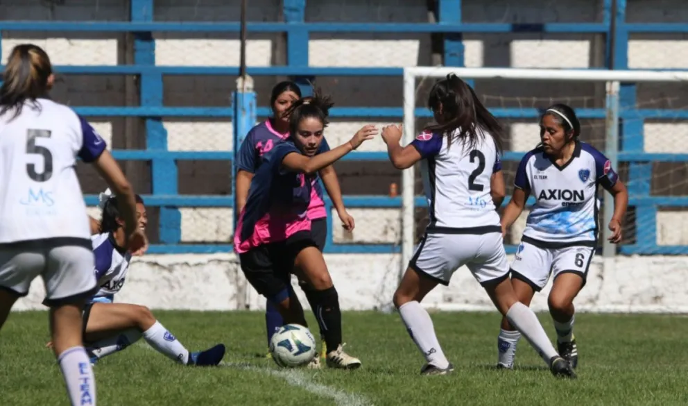 Tres equipos lideran con 6 unidades