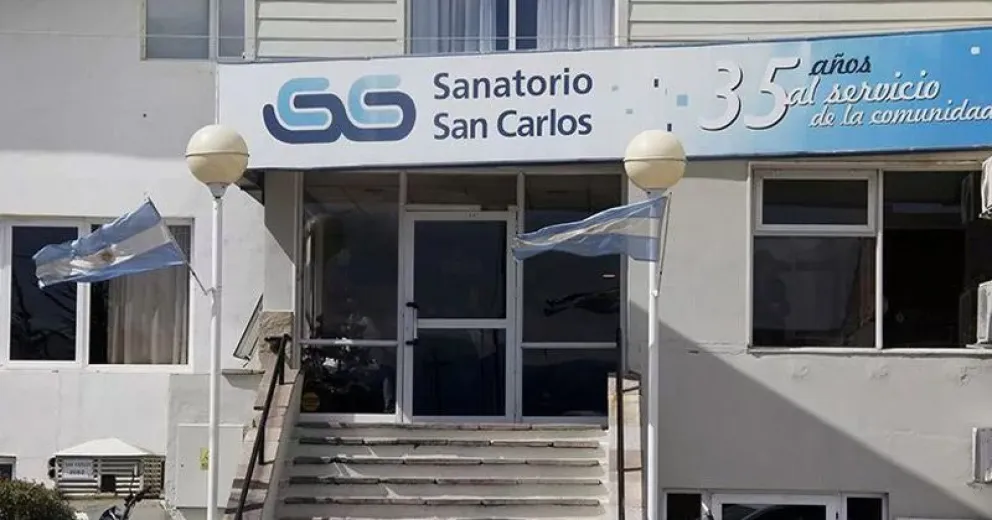 ¿Cómo se encuentra el egresado que fue arrojado por la ventana del hotel Villa Huinid?