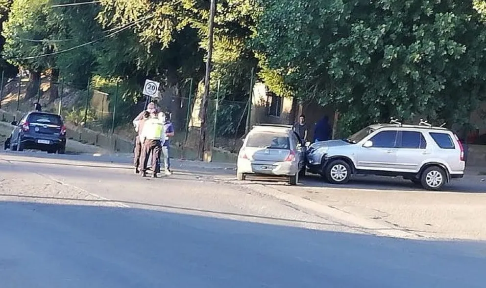 Triple choque en Beschtedt y 25 de Mayo: solo hubo daños materiales