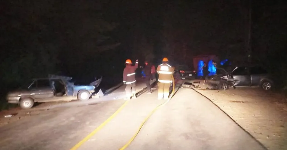 Se quedó dormido al volante y chocó de frente en Circuito Chico