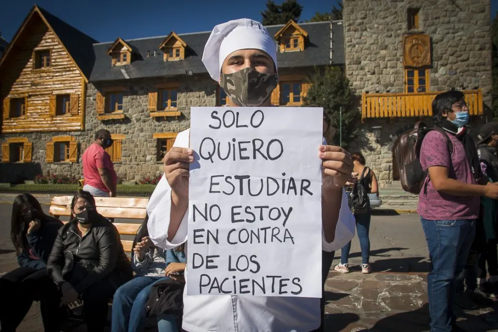 Comunidad escolar y familiares de pacientes ya no aguantan más 