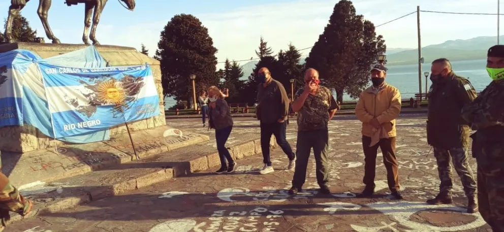 Ex combatientes continentales de Malvinas entregaron petitorio al presidente de la Nación