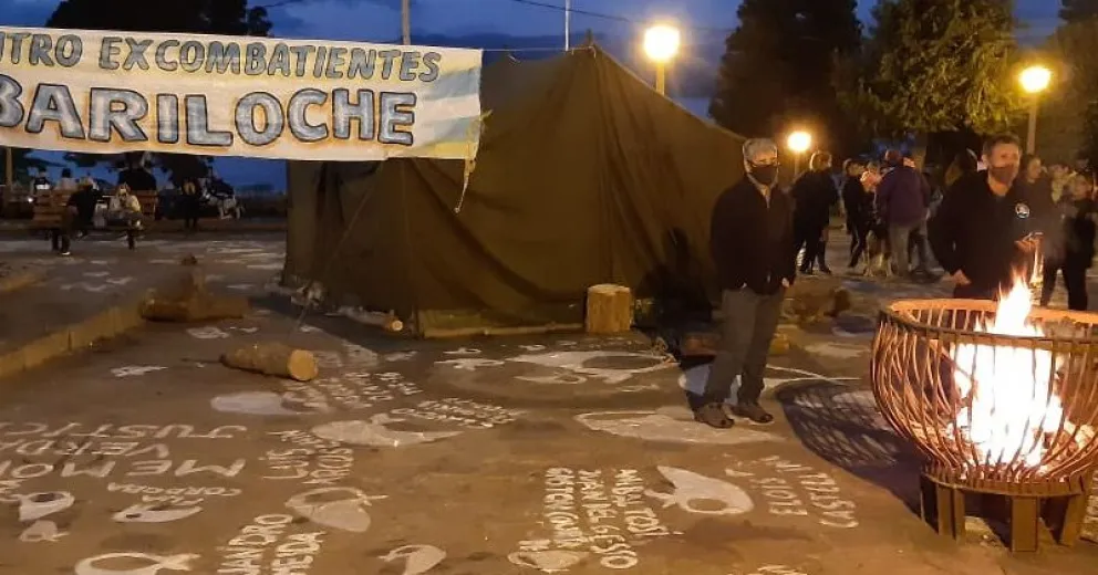 Veteranos de Malvinas realizaron la tradicional vigilia en el Centro Cívico