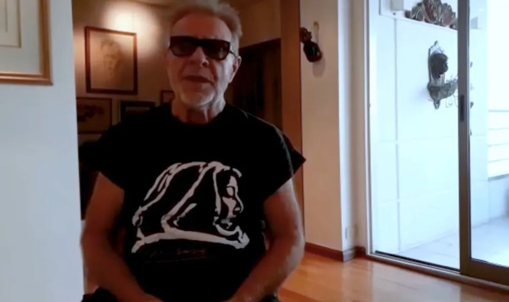 León Gieco con su armónica homenajeó a los caídos en Malvinas