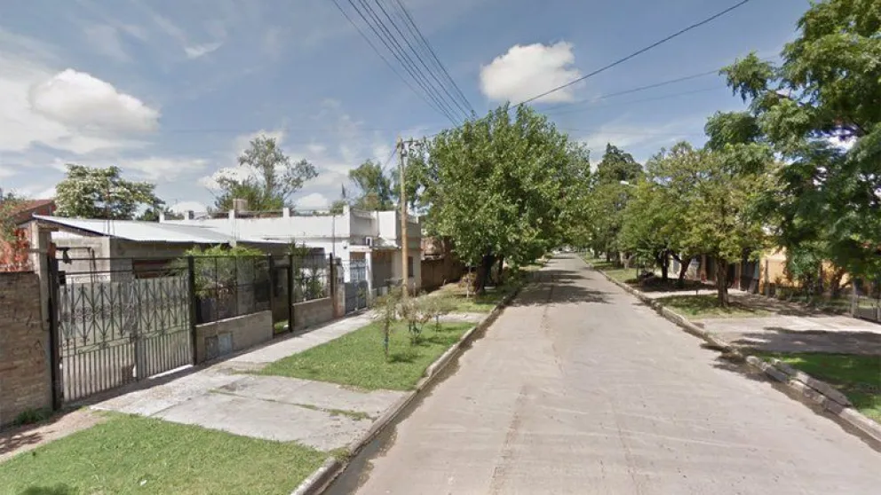 Pueblada: vecinos amenazan con agredir a jubilada que incendió y mató a su hijo