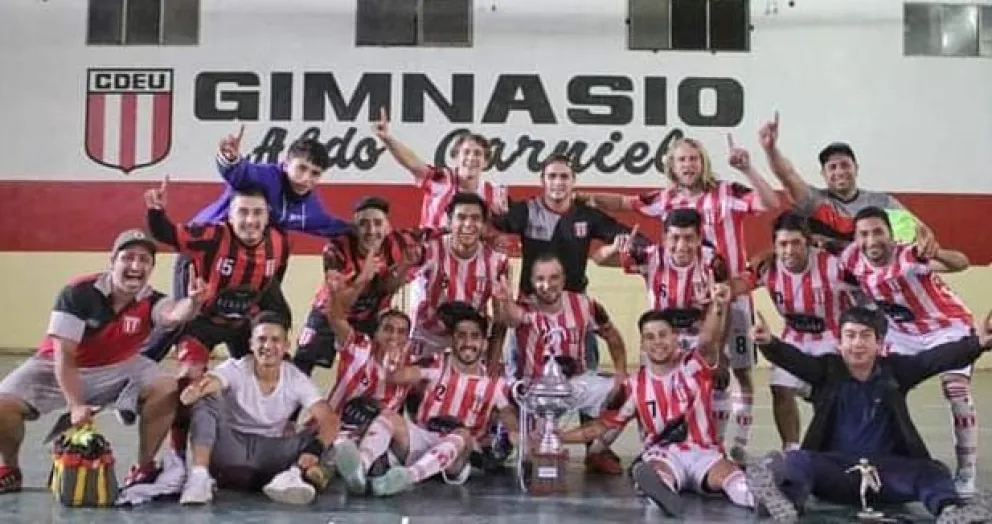 Estudiantes el mejor del futsal en Primera