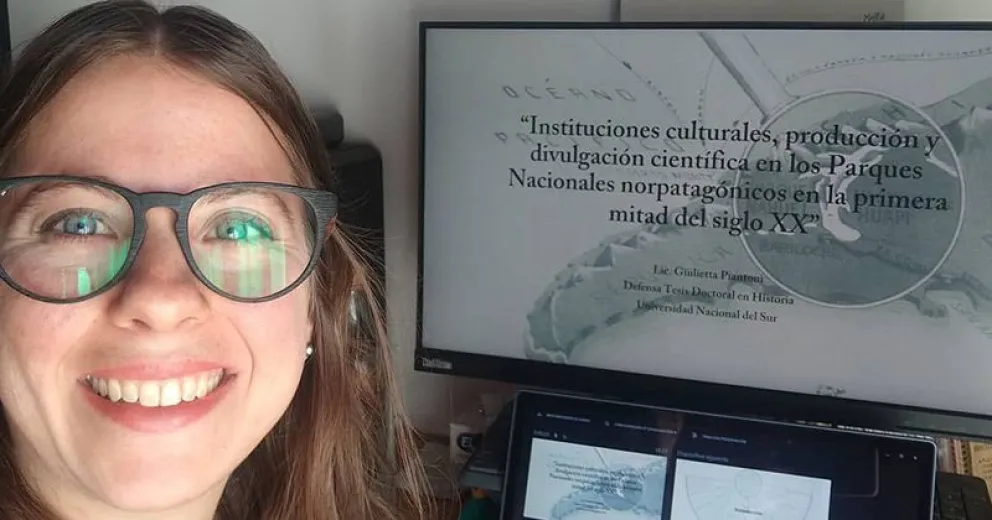 Primera egresada del CRUB que se recibe de doctora en Historia
