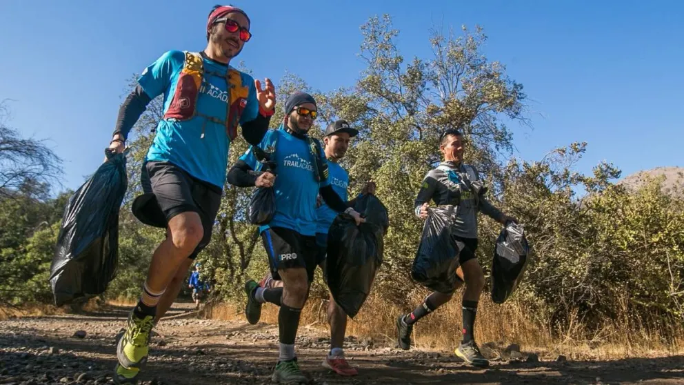 Trotar y recolectar residuos al mismo tiempo: la tendencia “plogging”