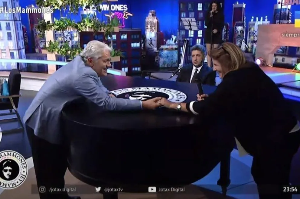 ¡Papelón! Silvestre le propuso matrimonio a su pareja en vivo y fue rechazado